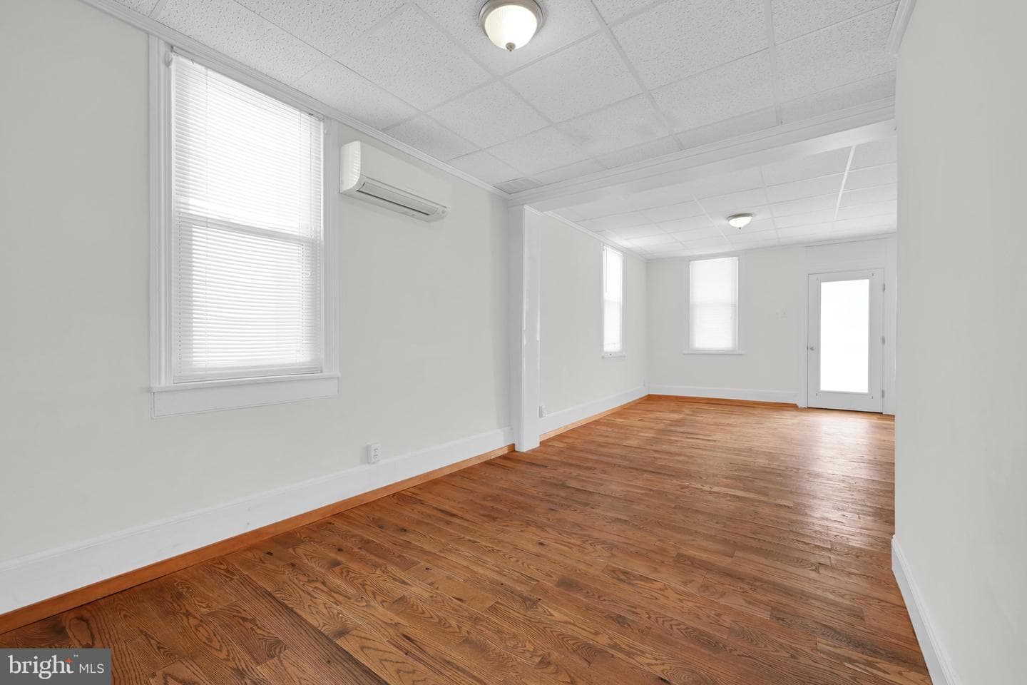 129 N Railroad Street photo 8