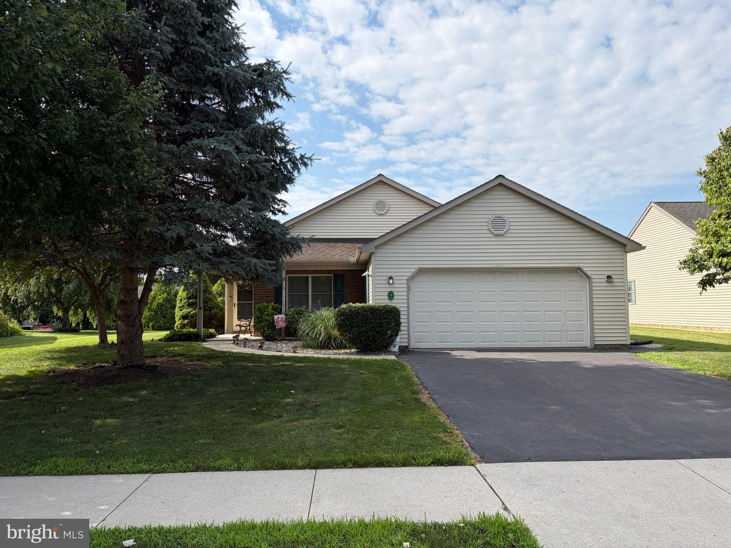 6 Rosemont Drive photo 1