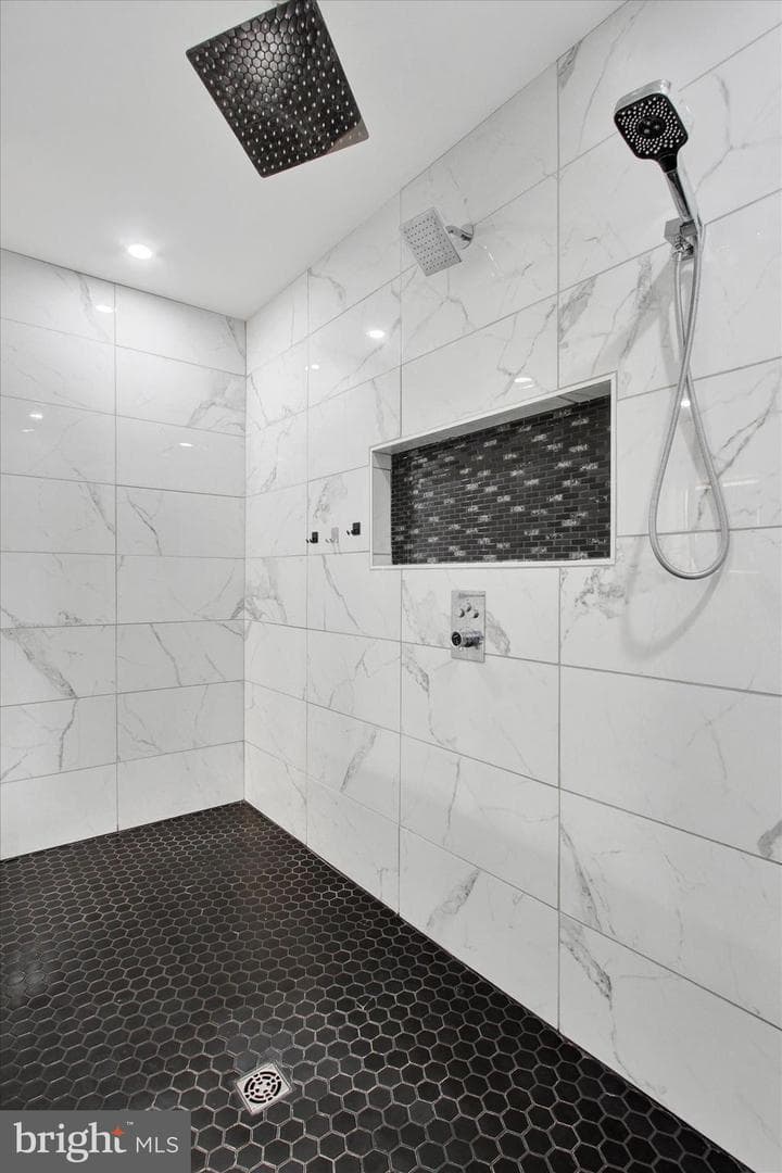 627 Saddle Road photo 28