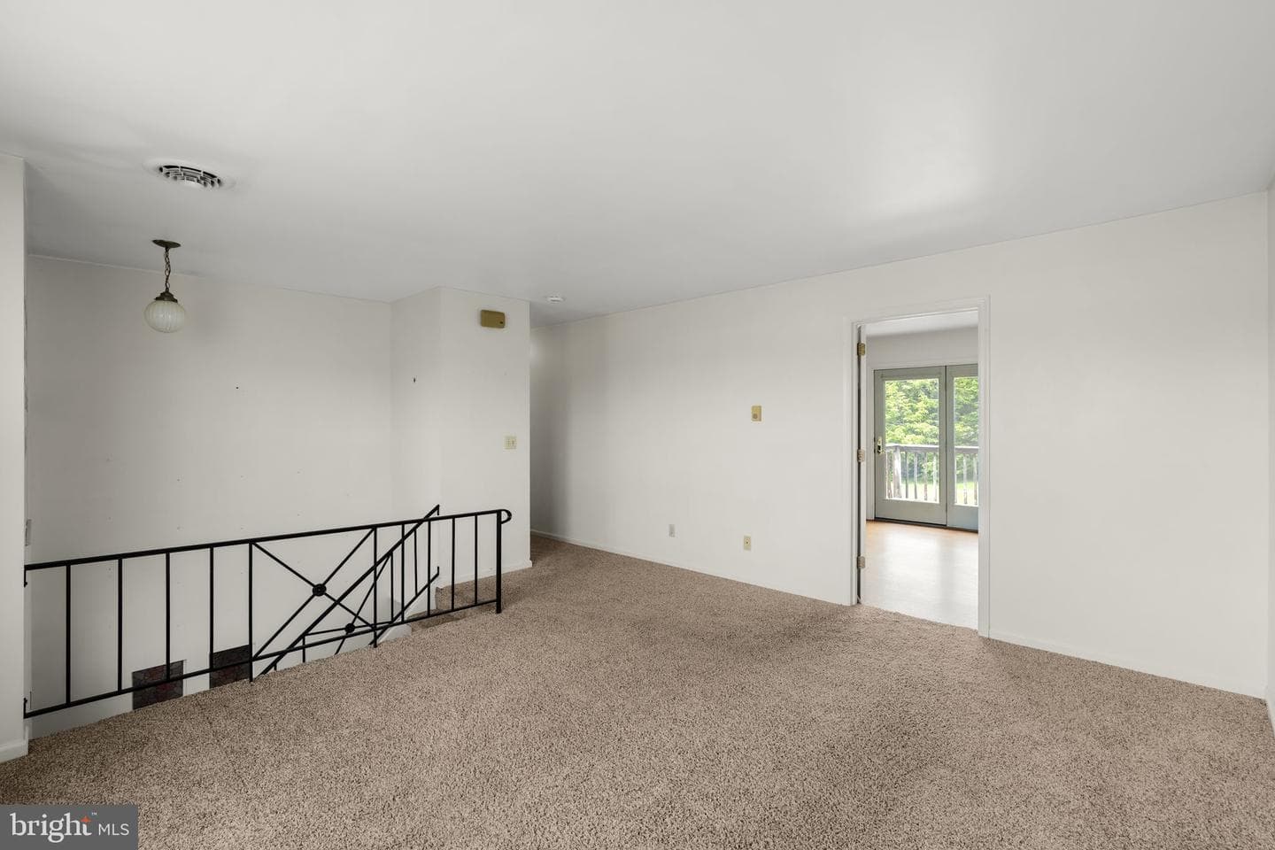 221 W Hamilton Avenue photo 14