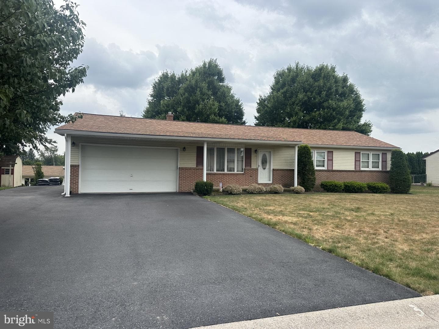 812 Sycamore Ln photo 1