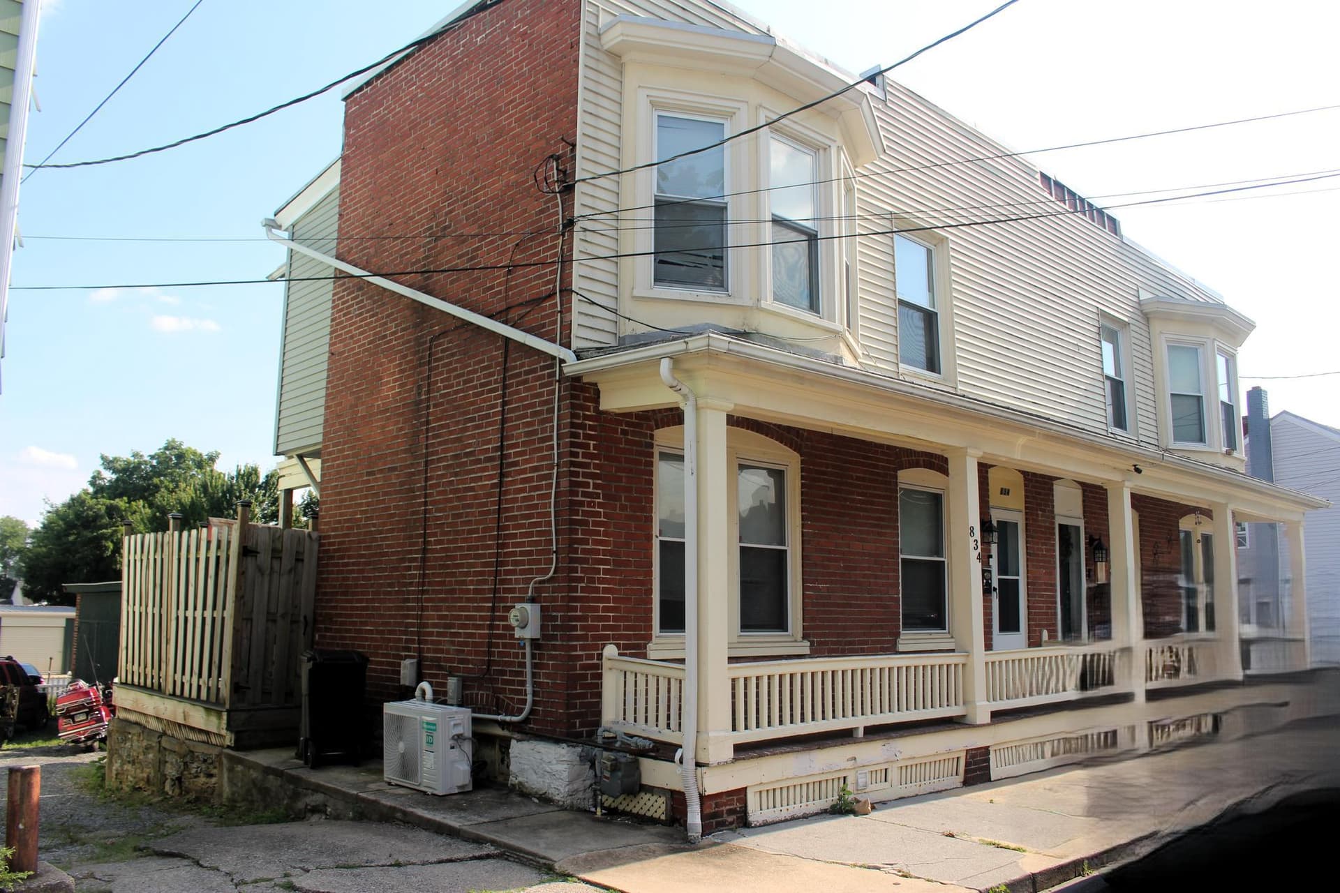 834 Locust Street photo 3