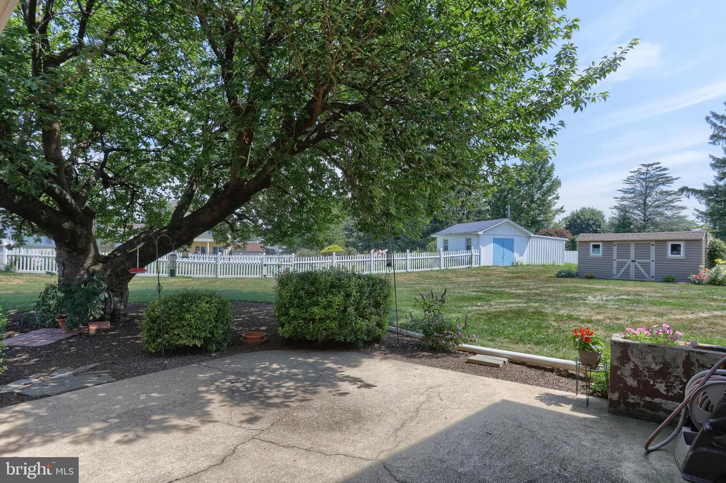 204 Oak Street photo 38