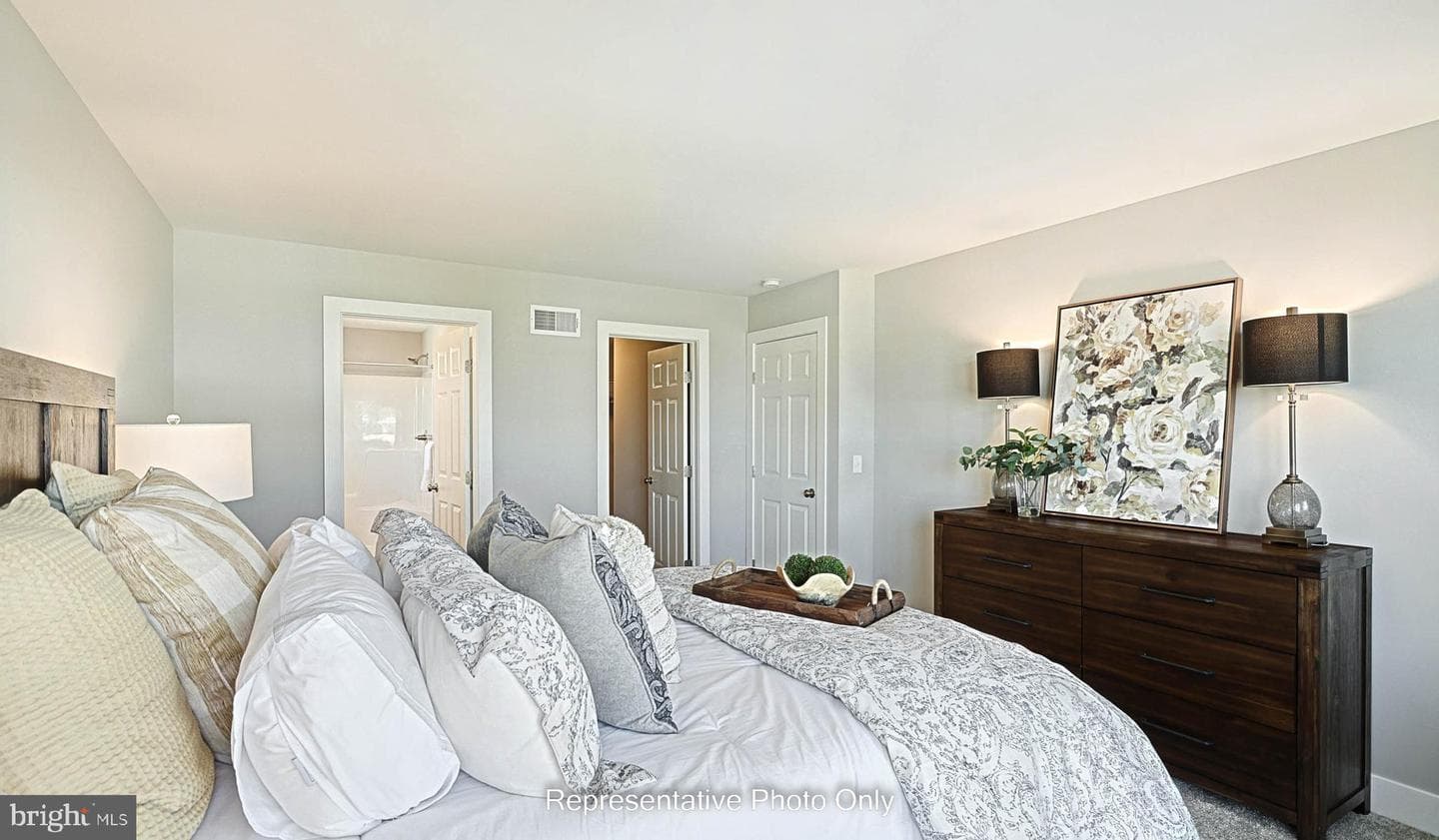 215 Dahlia Circle photo 12