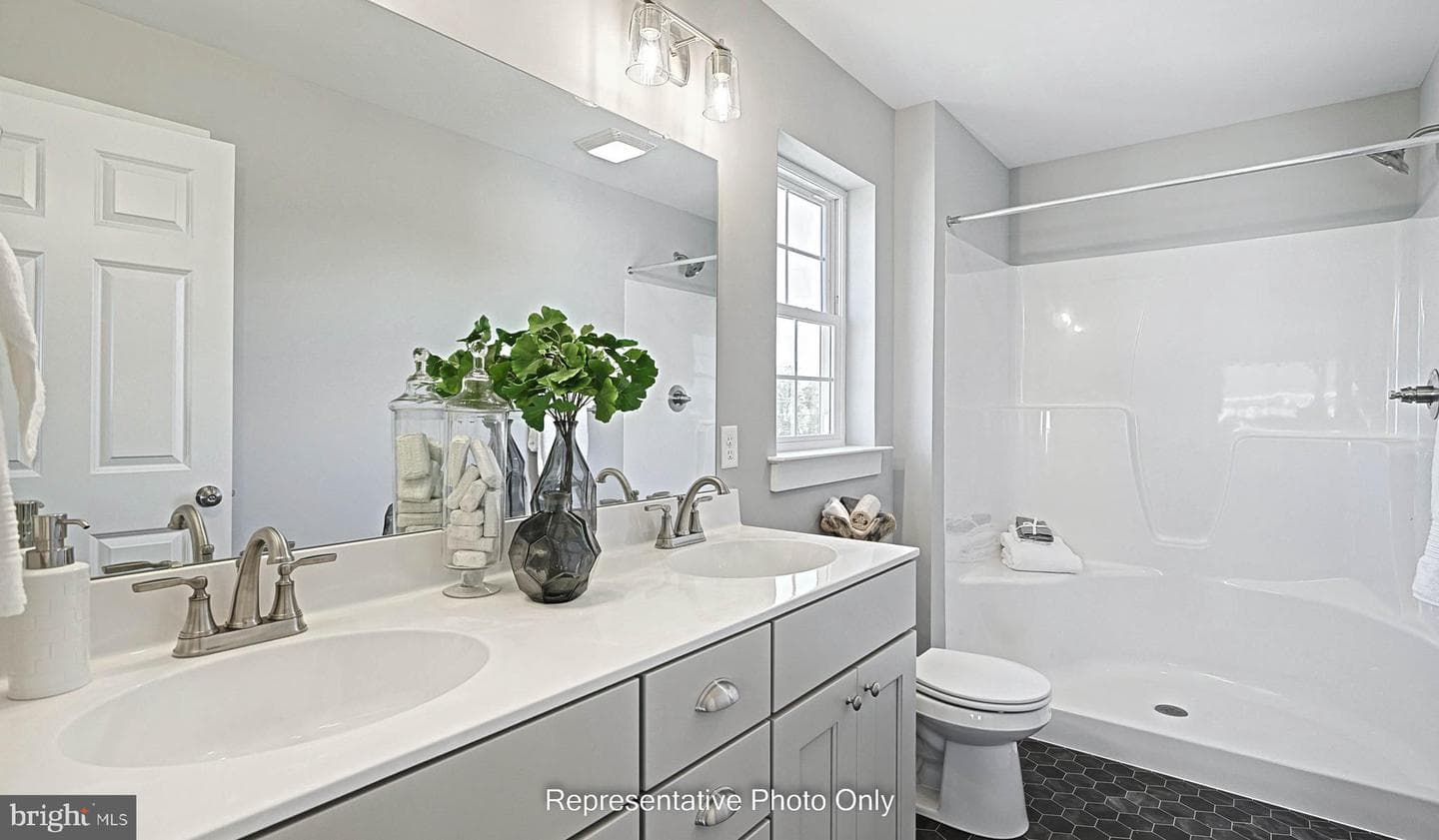 215 Dahlia Circle photo 14