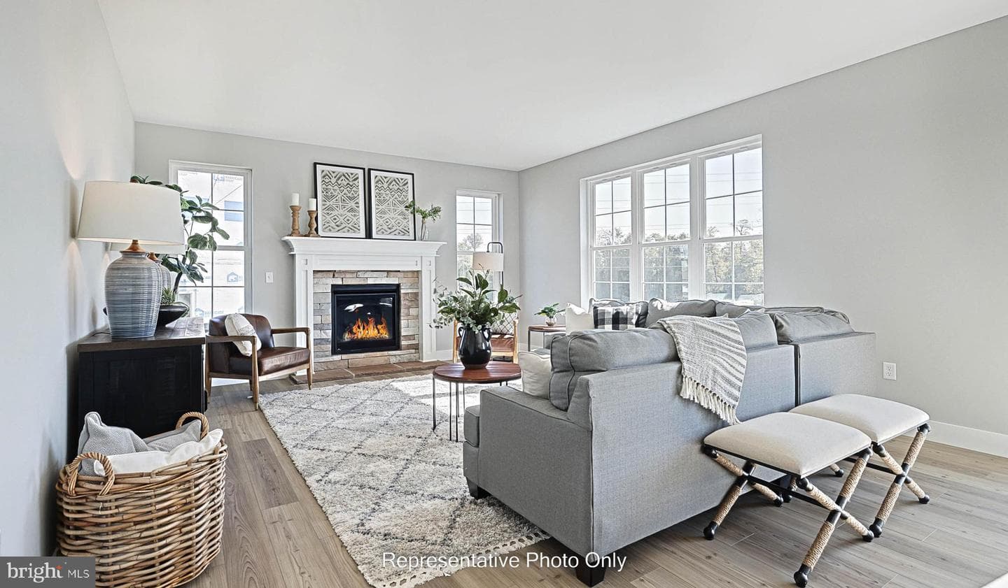 215 Dahlia Circle photo 17