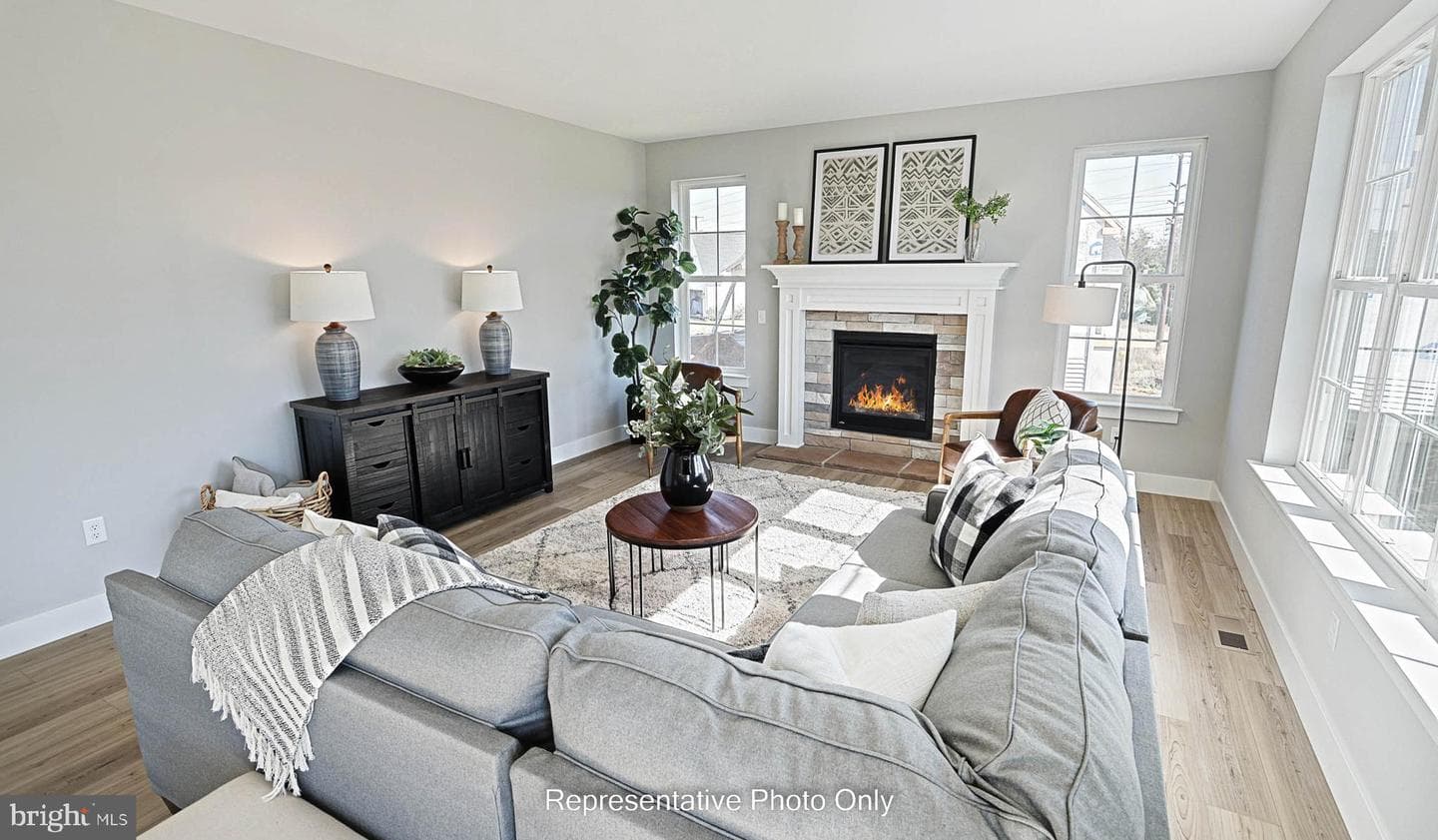 215 Dahlia Circle photo 18