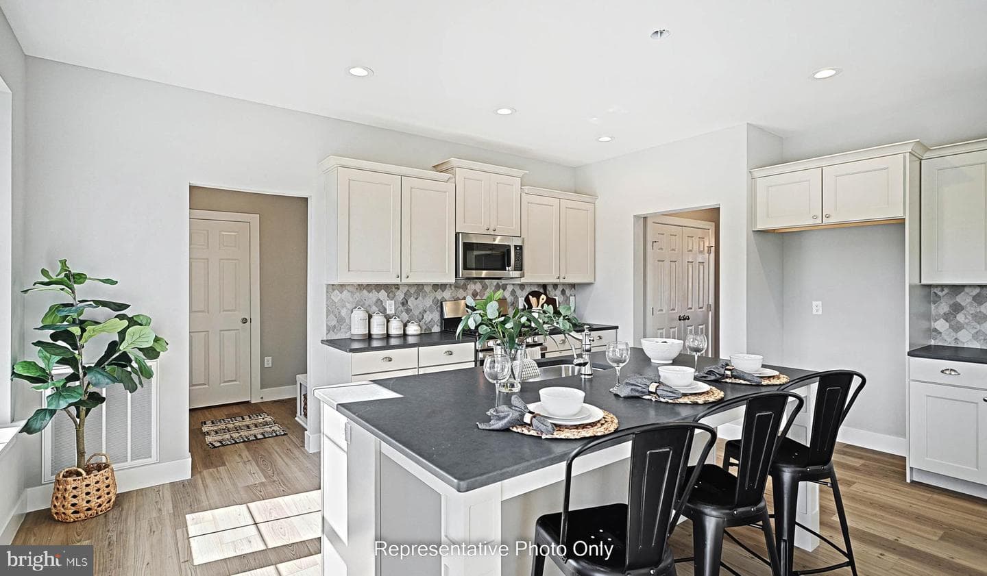 215 Dahlia Circle photo 27