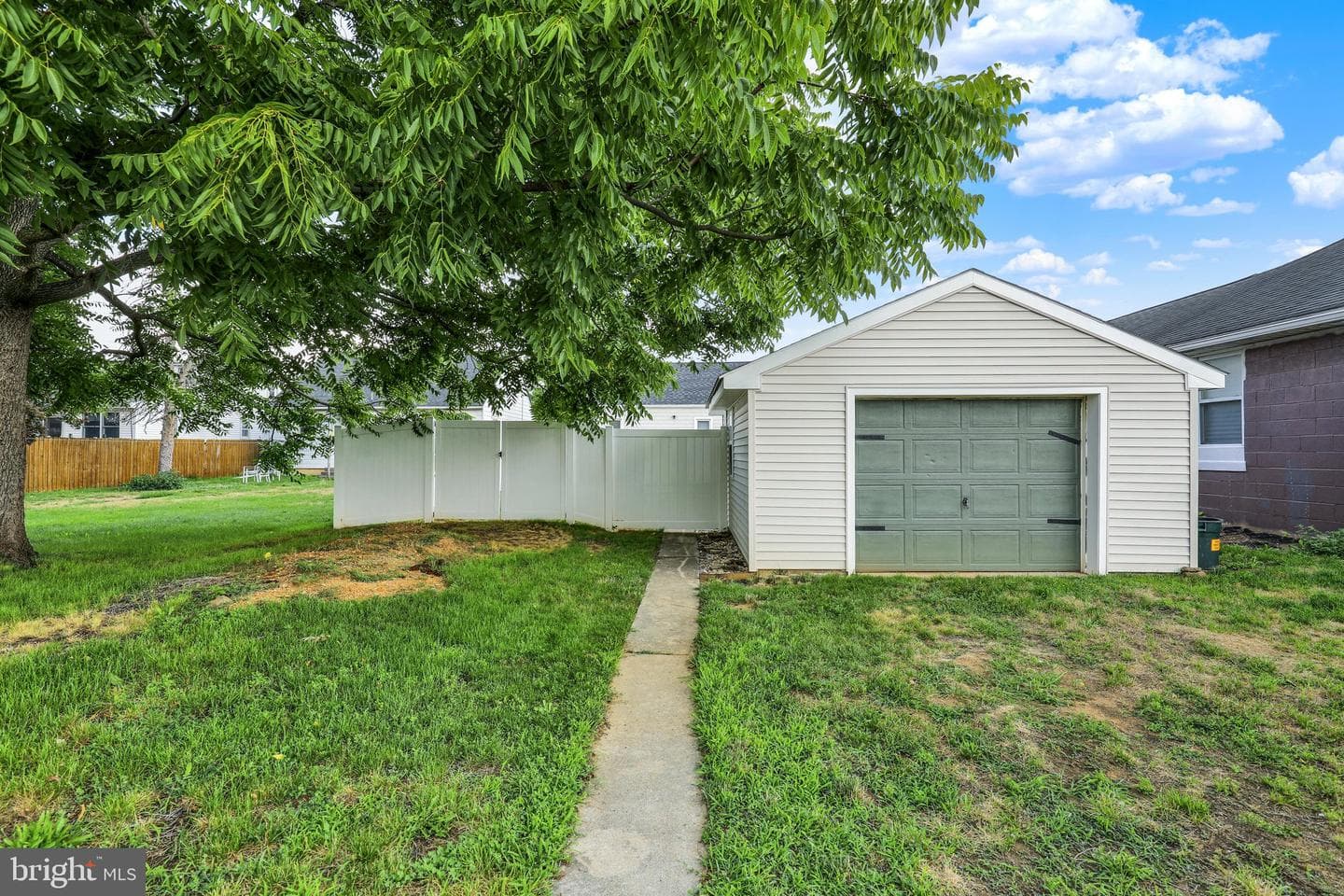 107 N Franklin Street photo 27