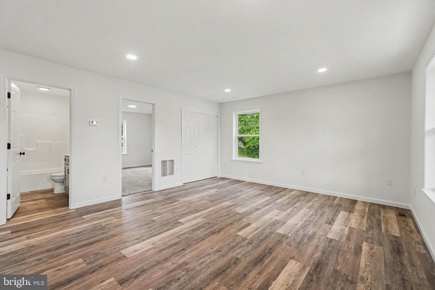 418 Elm Street photo 14