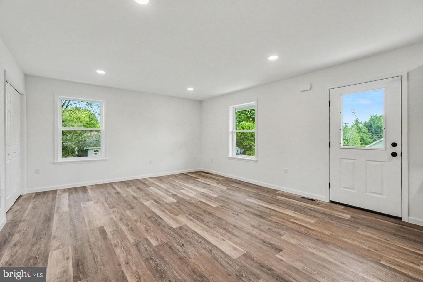 418 Elm Street photo 15
