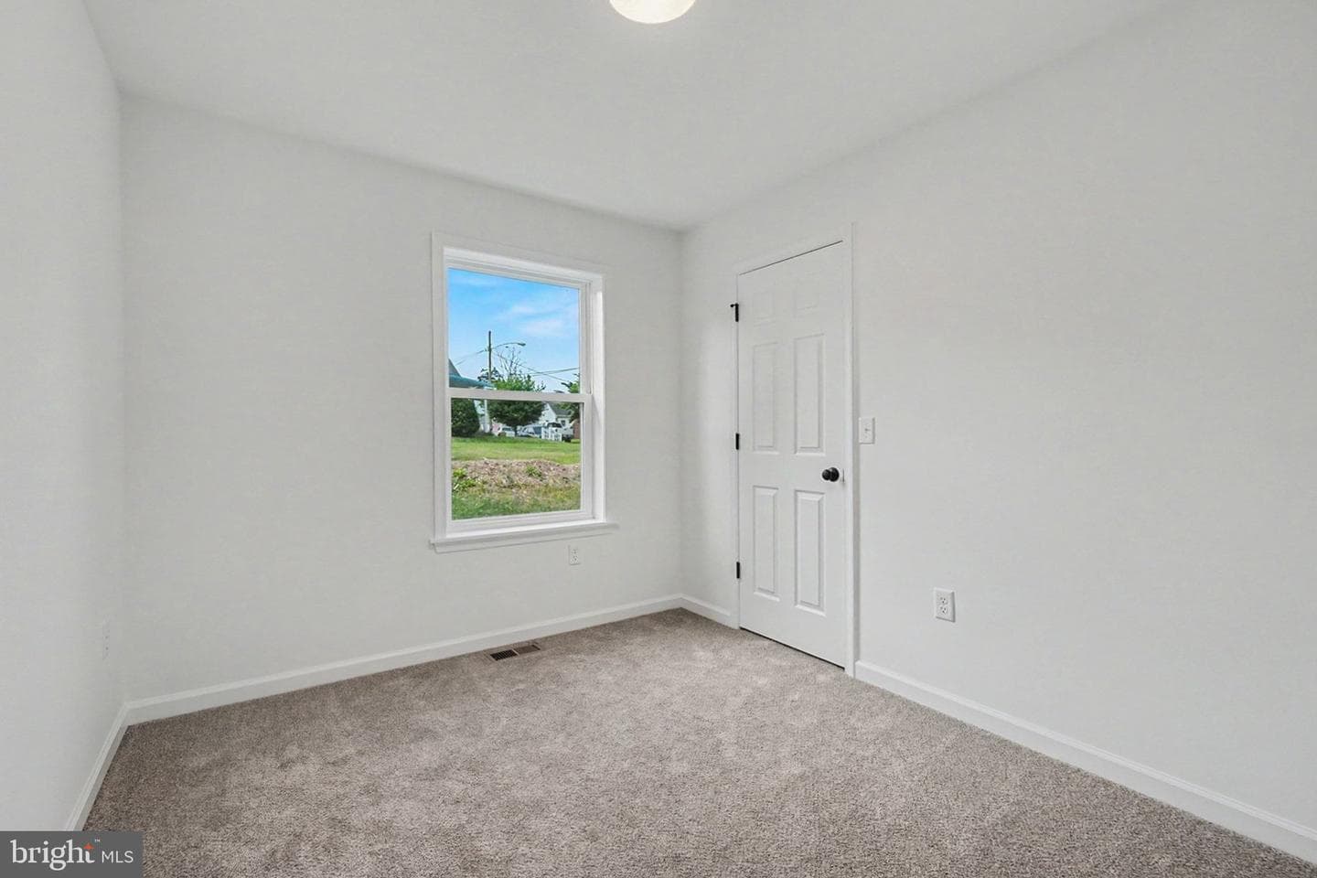 418 Elm Street photo 19