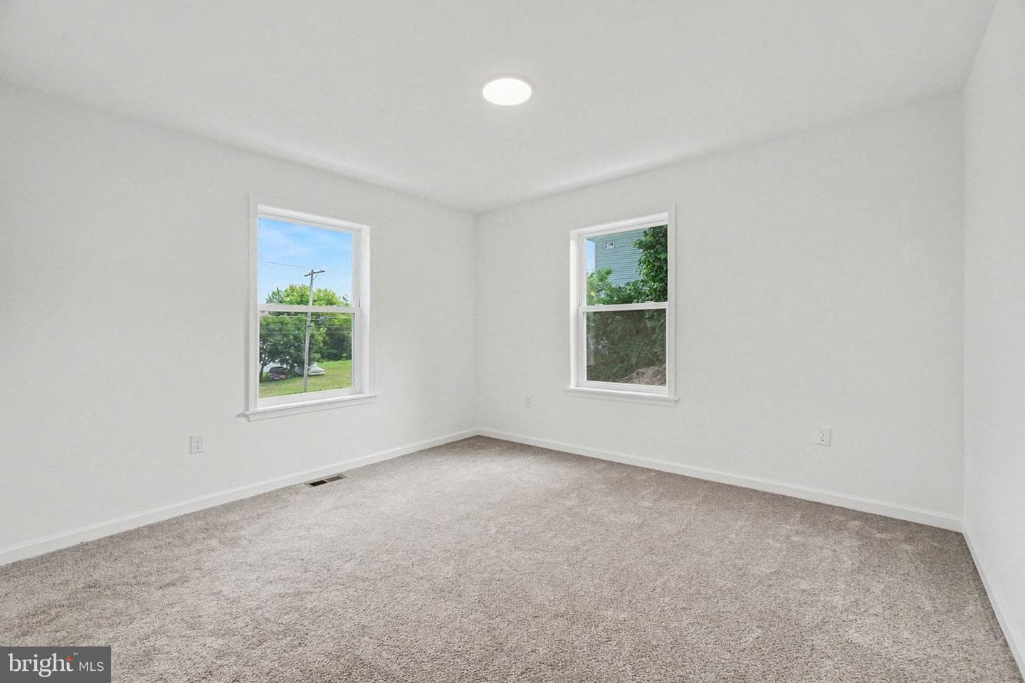 418 Elm Street photo 25