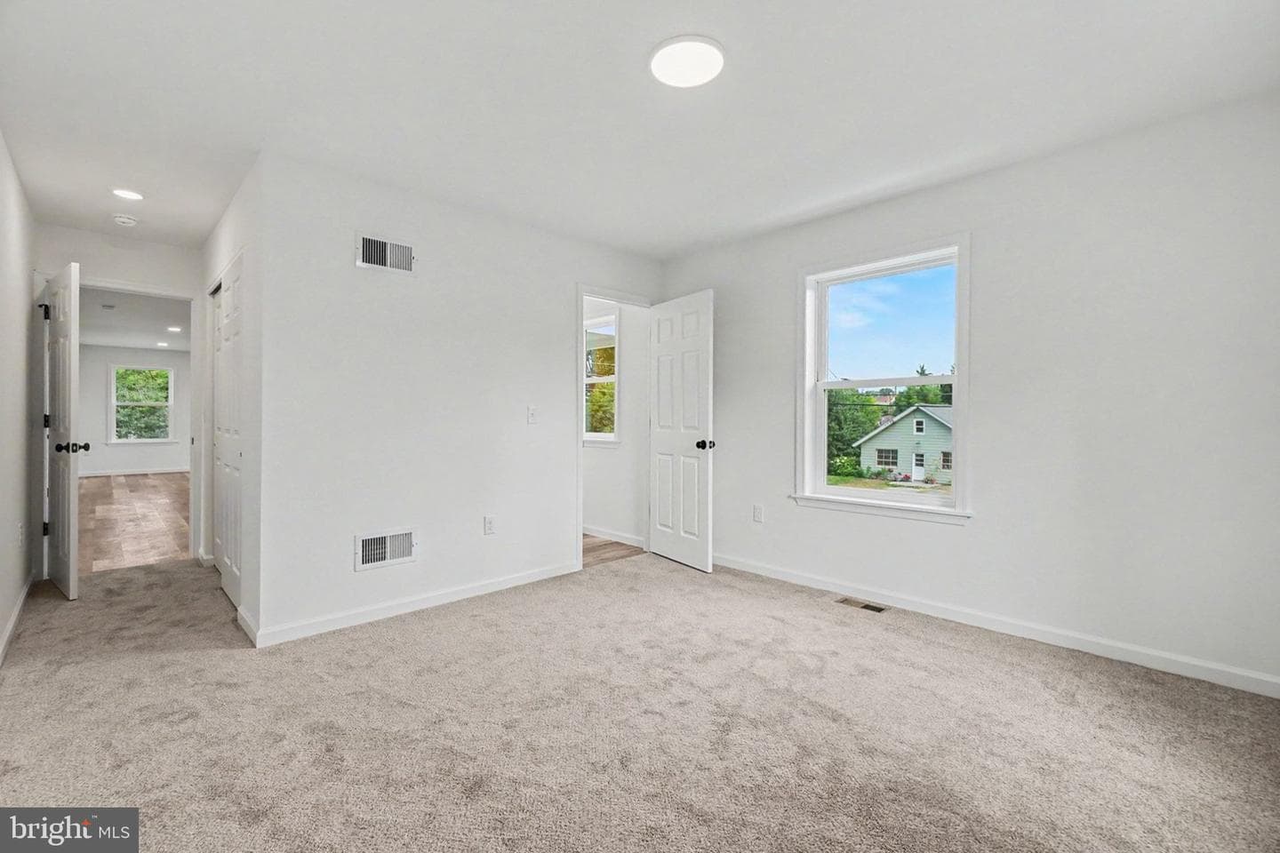 418 Elm Street photo 26