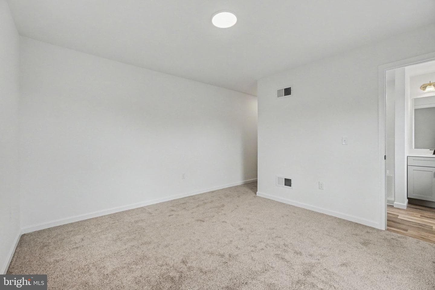 418 Elm Street photo 27