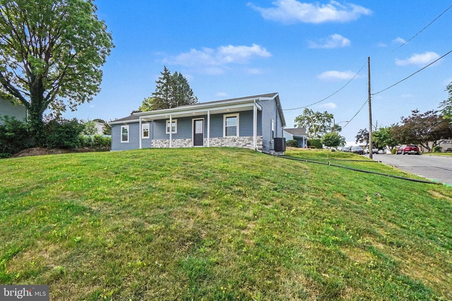 418 Elm Street photo 4