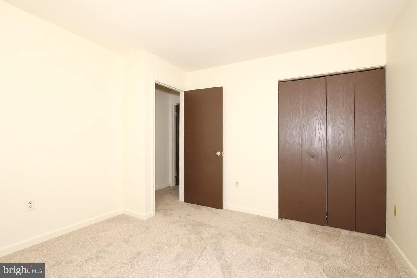 35 Walnut Mill Lane photo 25