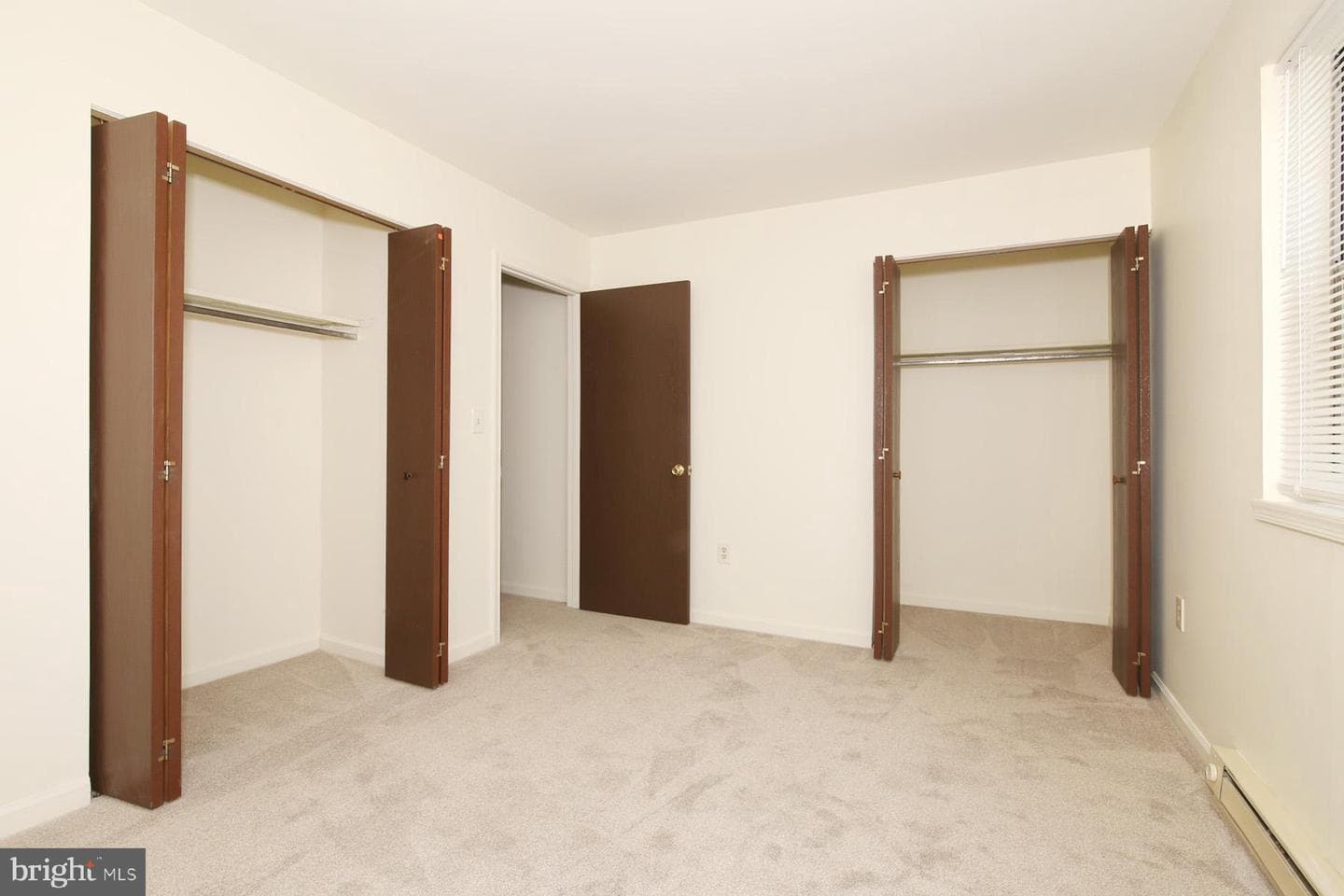 35 Walnut Mill Lane photo 28