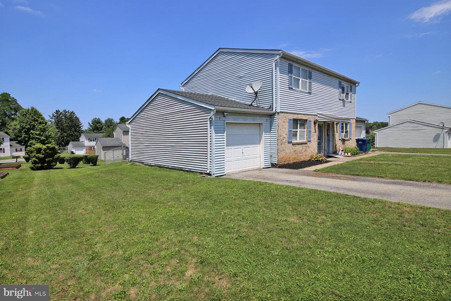 35 Walnut Mill Lane photo 3