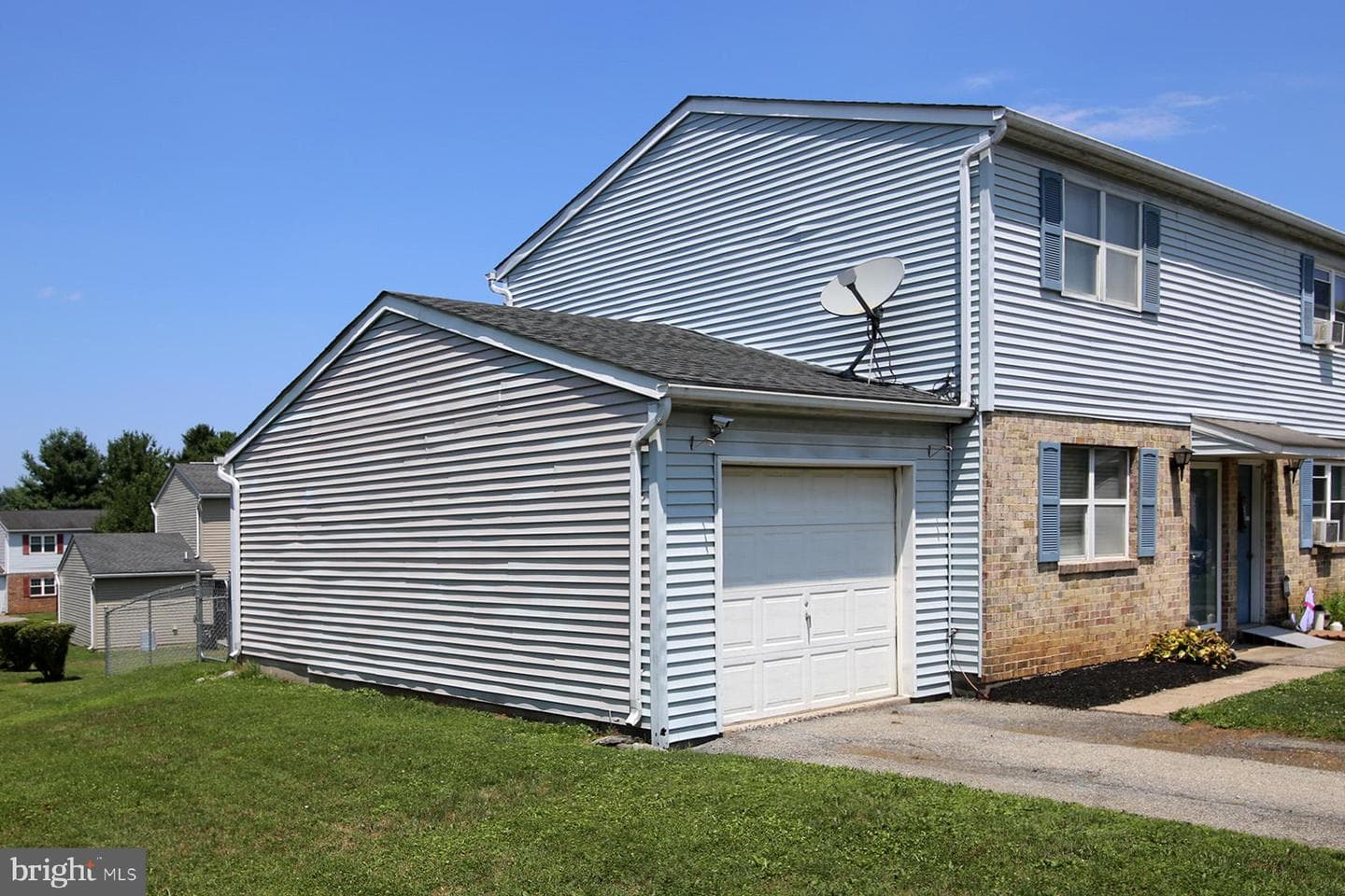 35 Walnut Mill Lane photo 4