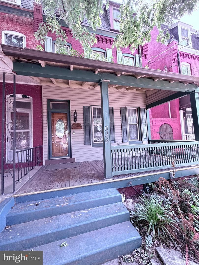 626 E Lehman Street photo 1