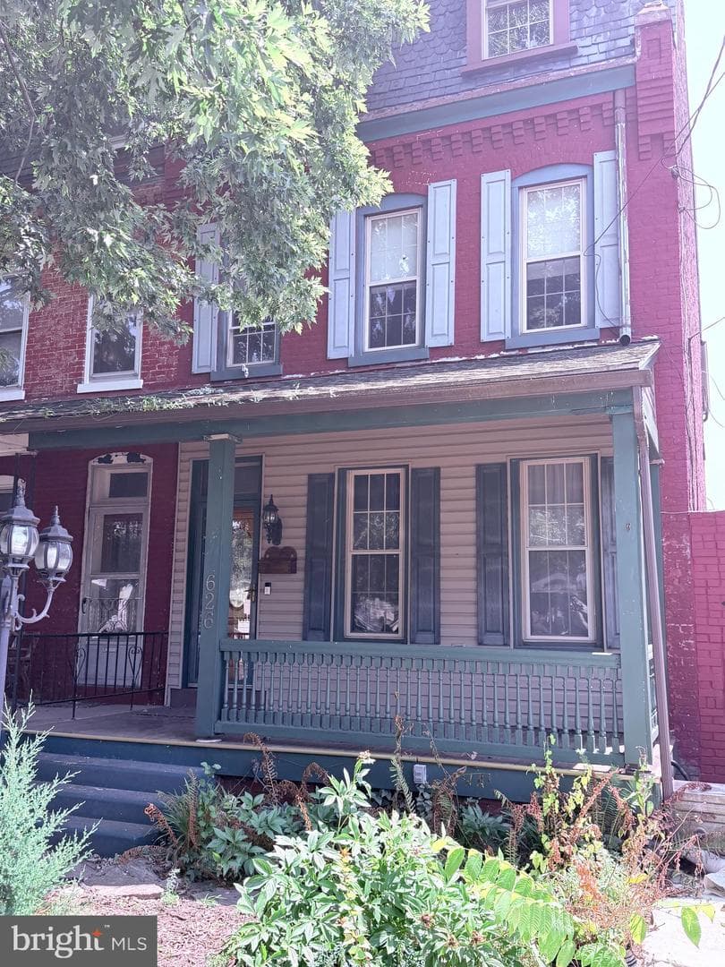 626 E Lehman Street photo 2