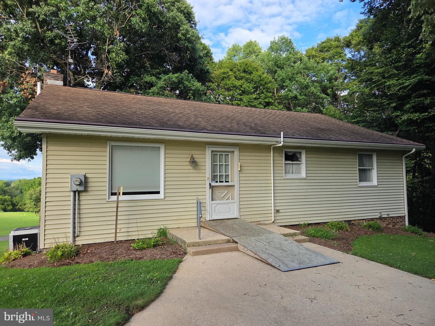 885 Mount Wilson Road photo 1