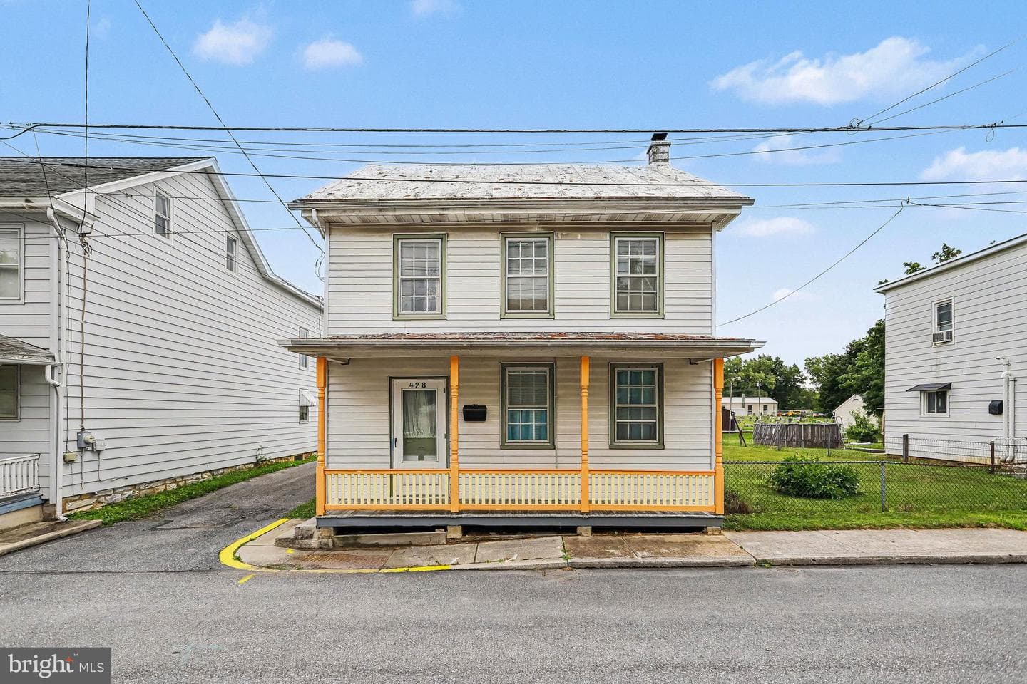 428 W Queen Street photo 1