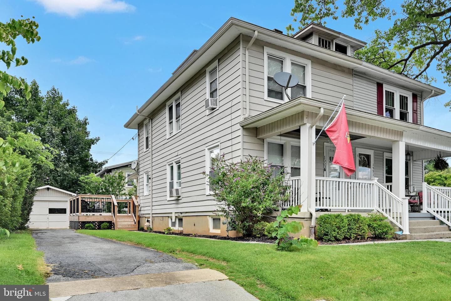 1553 Elm Street photo 1