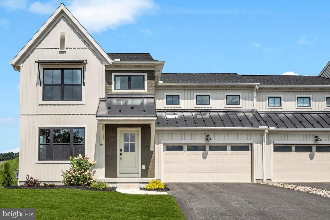 8 Melrose Lane photo 1