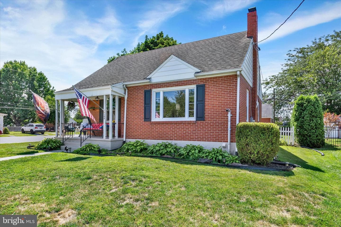 106 E Poplar Street photo 1