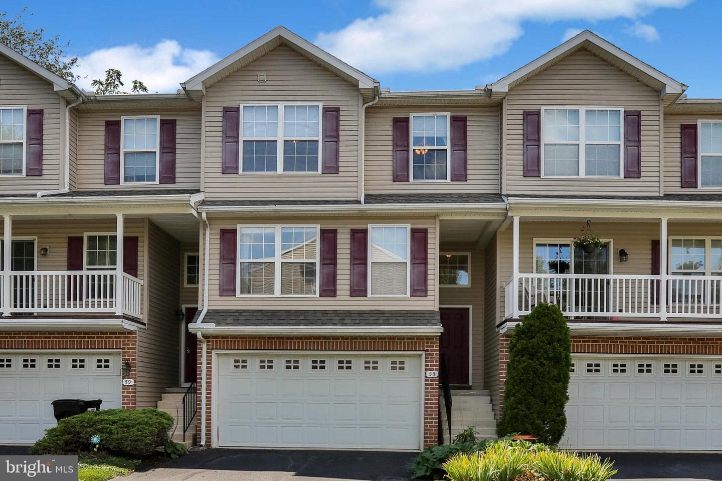 55 Parkside Dr photo 1