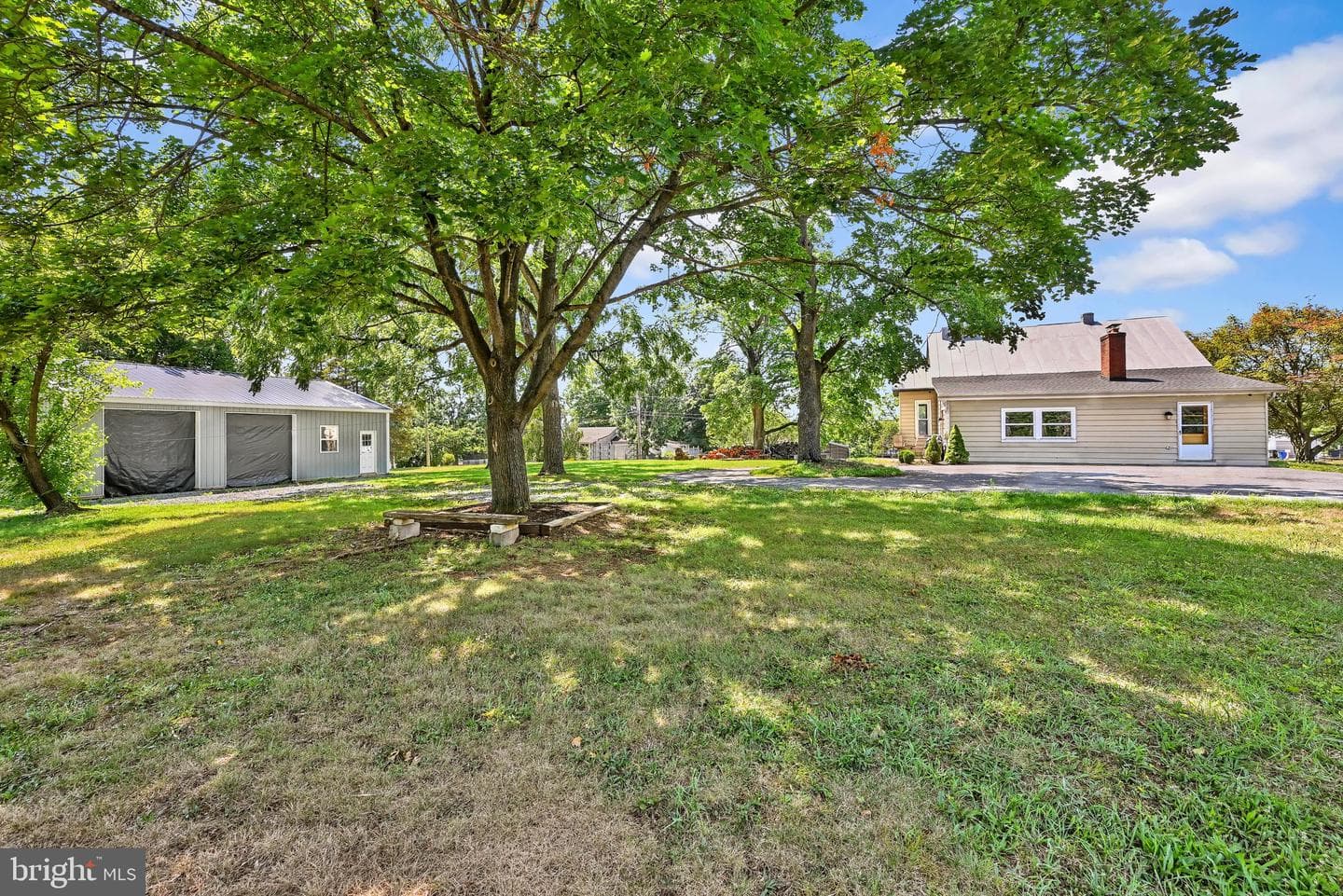 2600 S Pine Grove Street photo 1