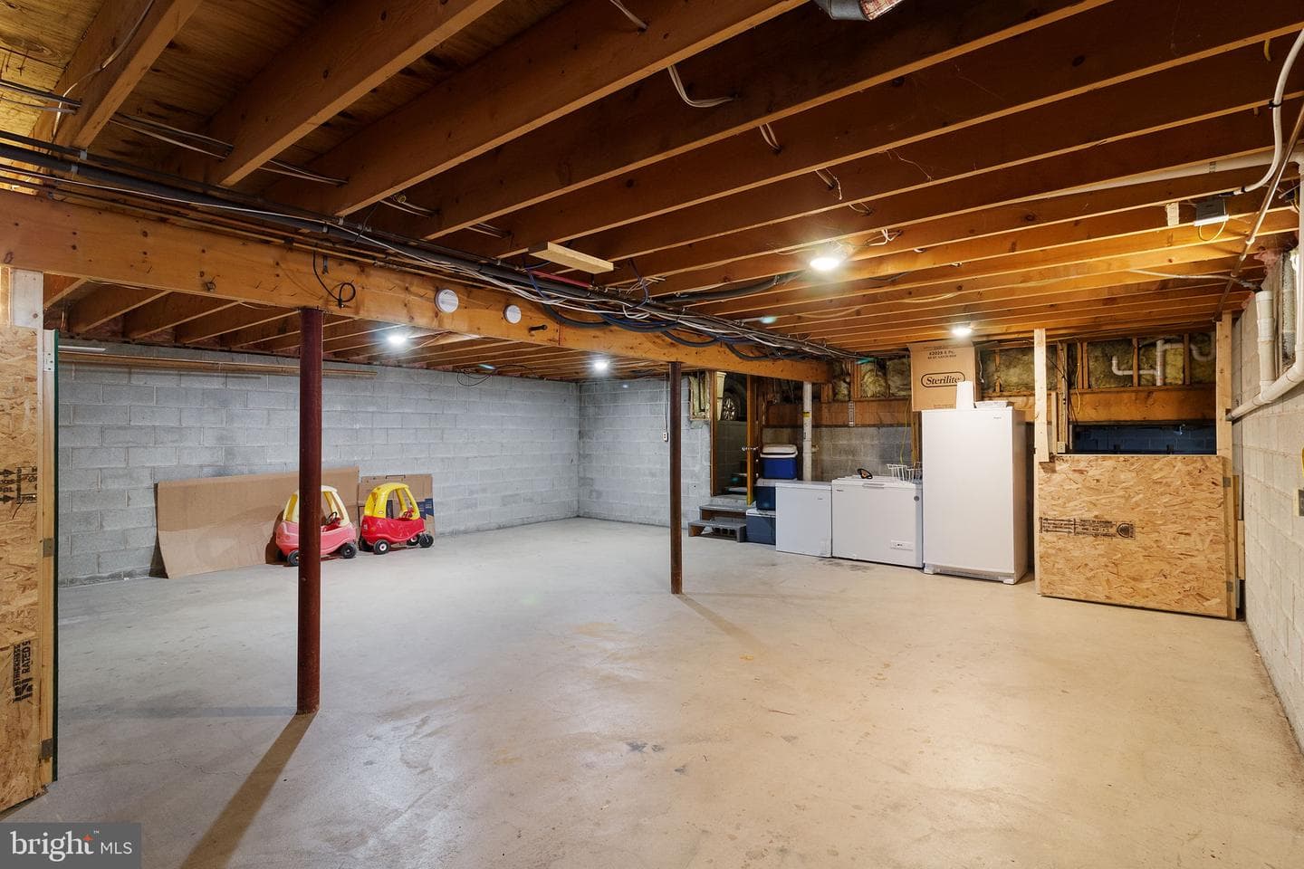 56 Bentwood Road photo 44