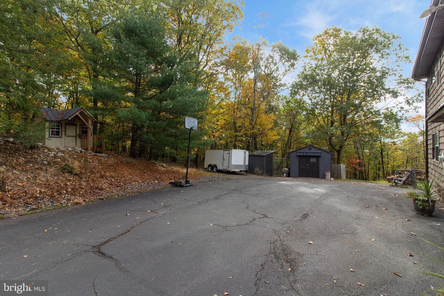 56 Bentwood Road photo 52