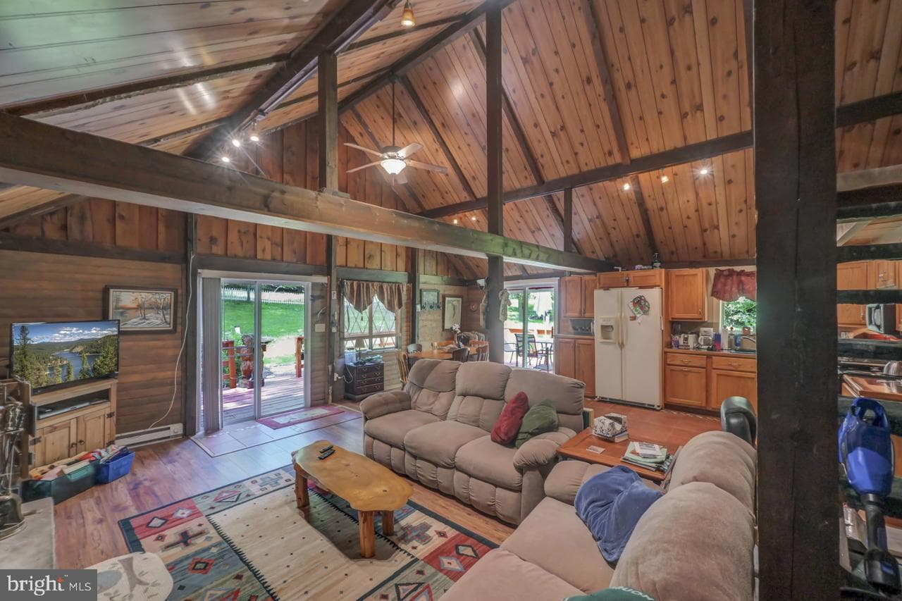 1085 Woodhaven photo 41