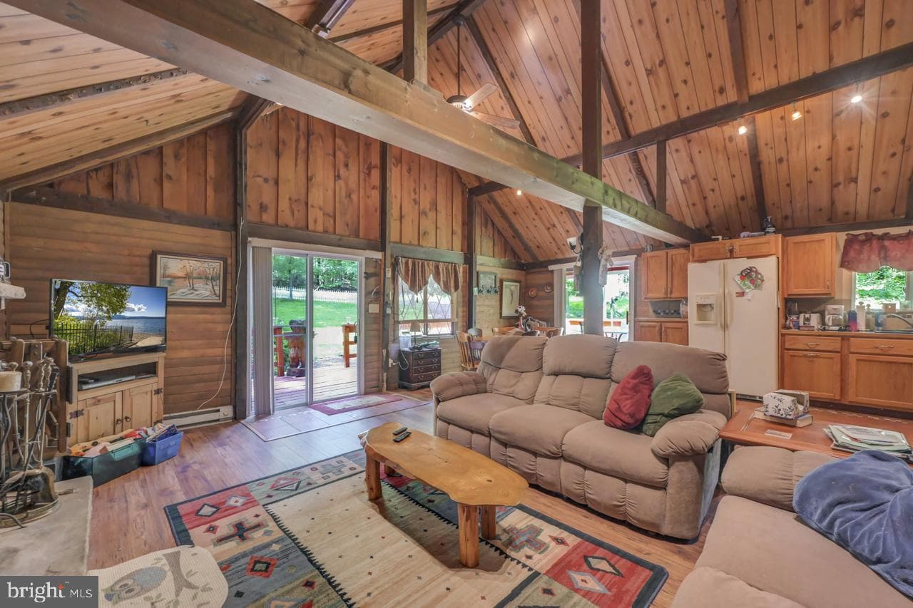 1085 Woodhaven photo 8
