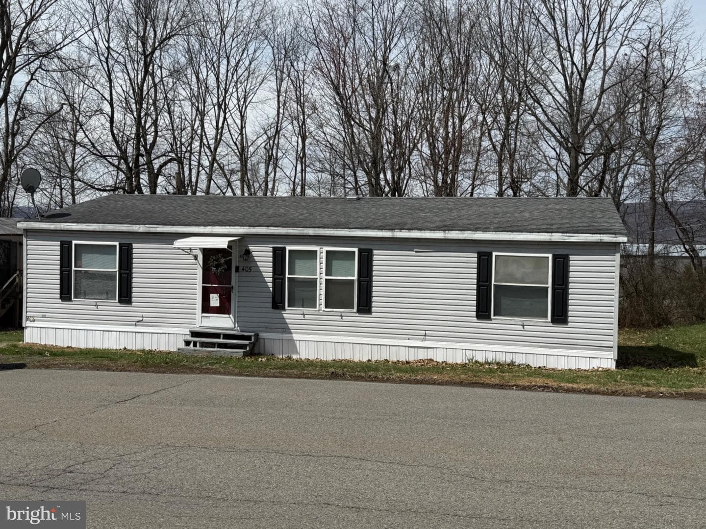 405 West Drive photo 1