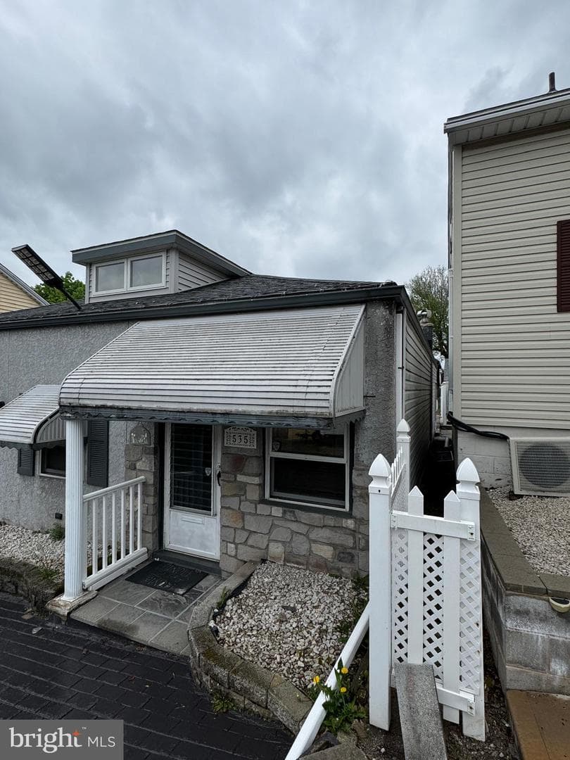 535 Garibaldi Ct photo 3