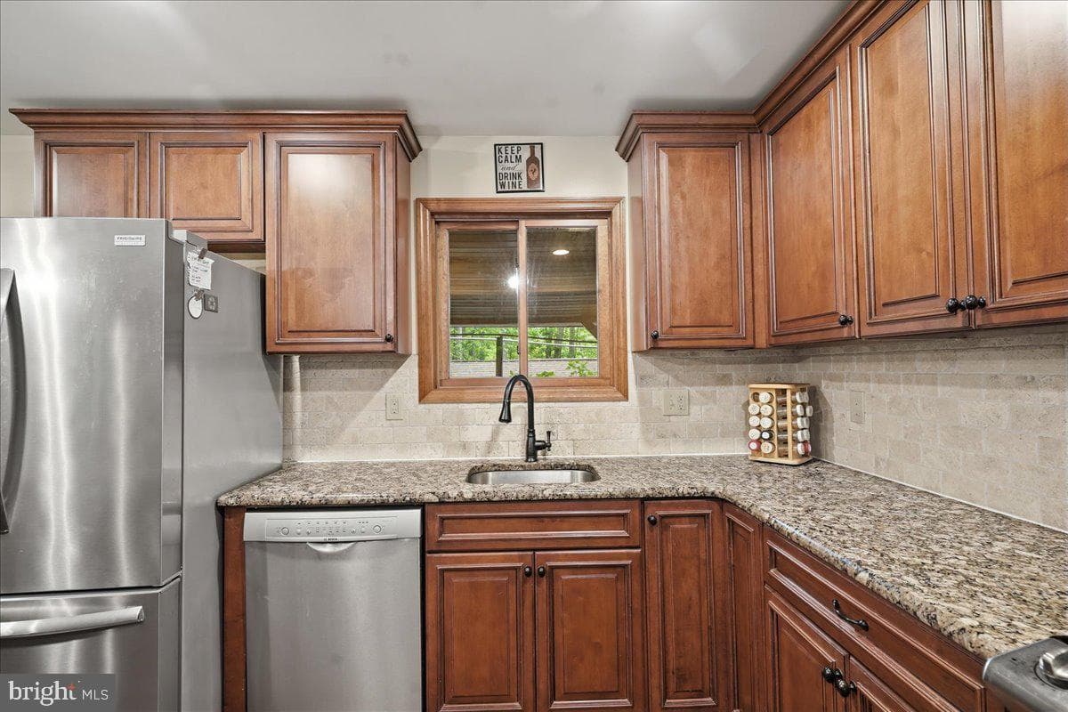 208 Owego Drive photo 32