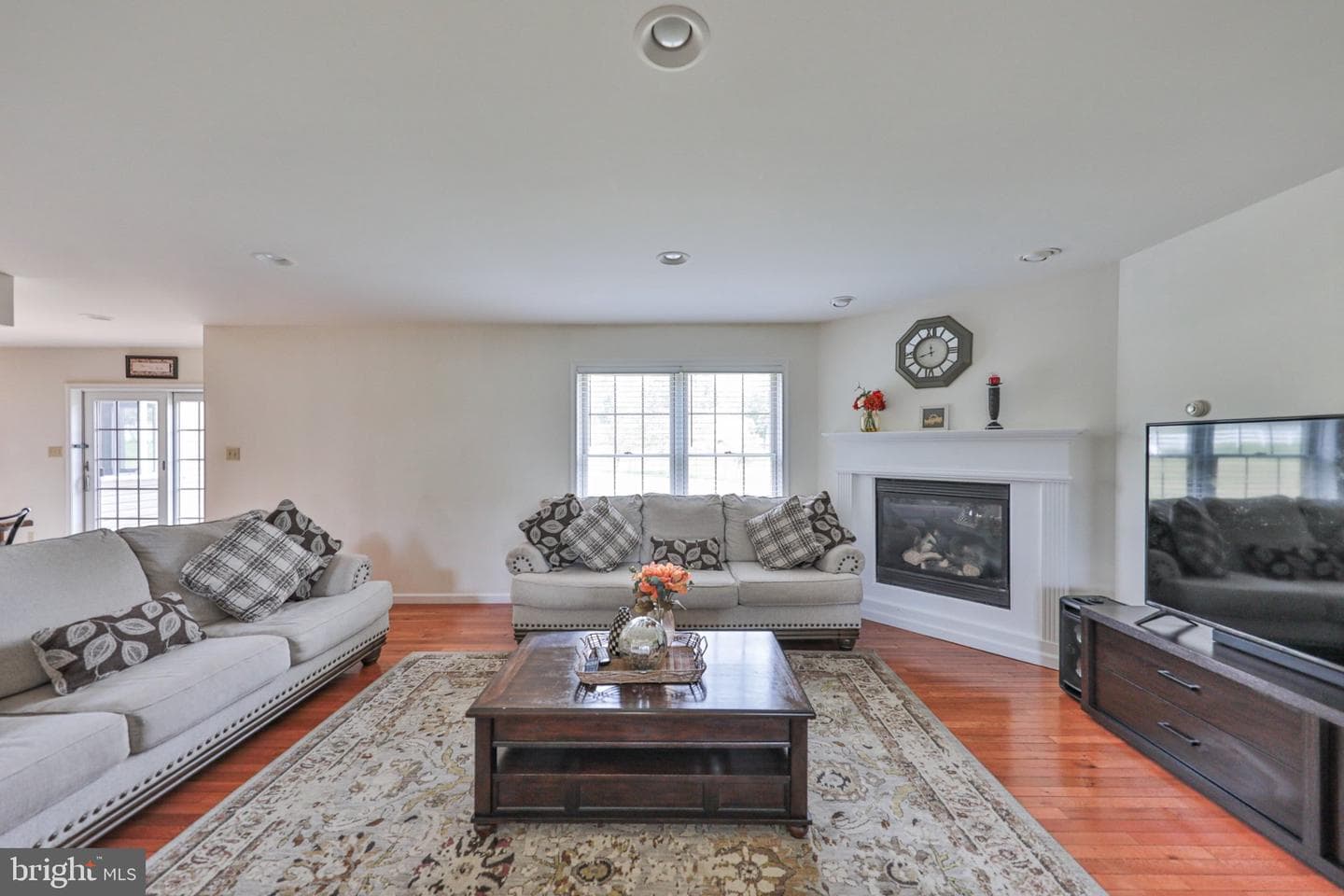 42 Louis Circle photo 11