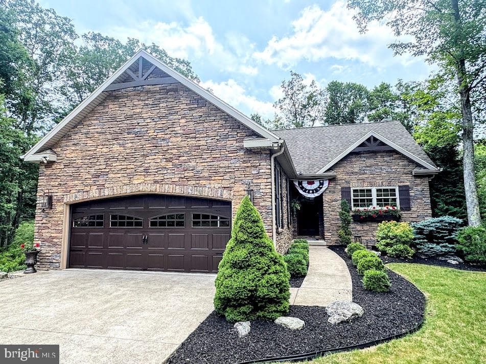14 Winged Foot Drive, Hazle Township