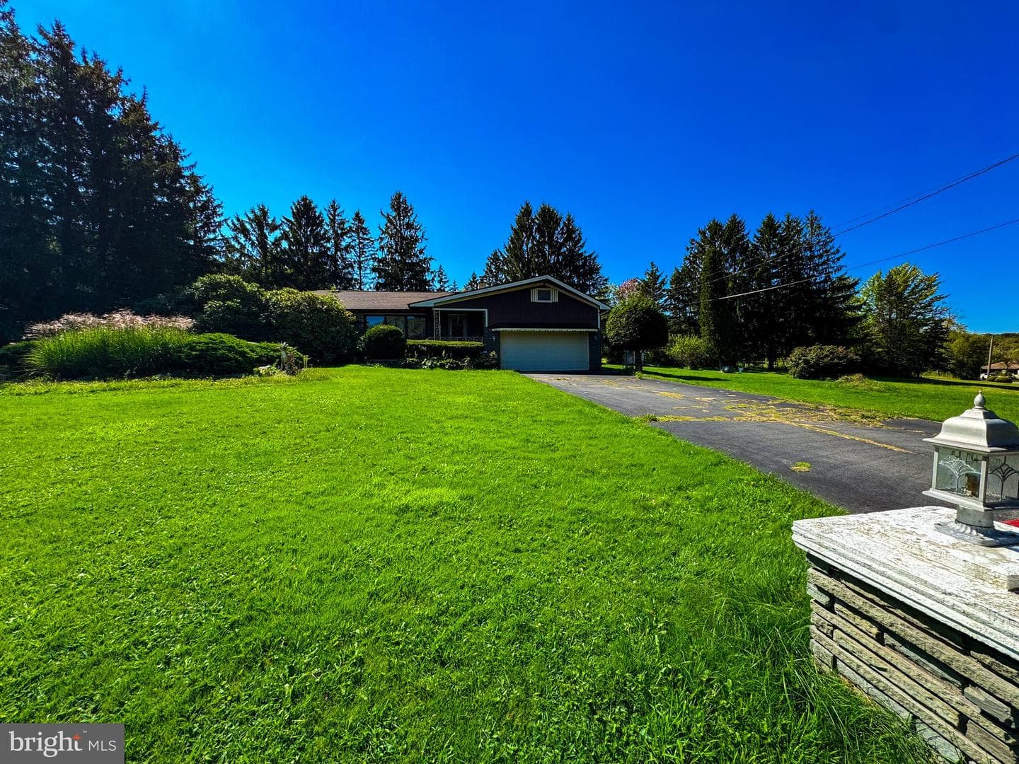 806 Justus Blvd photo 3