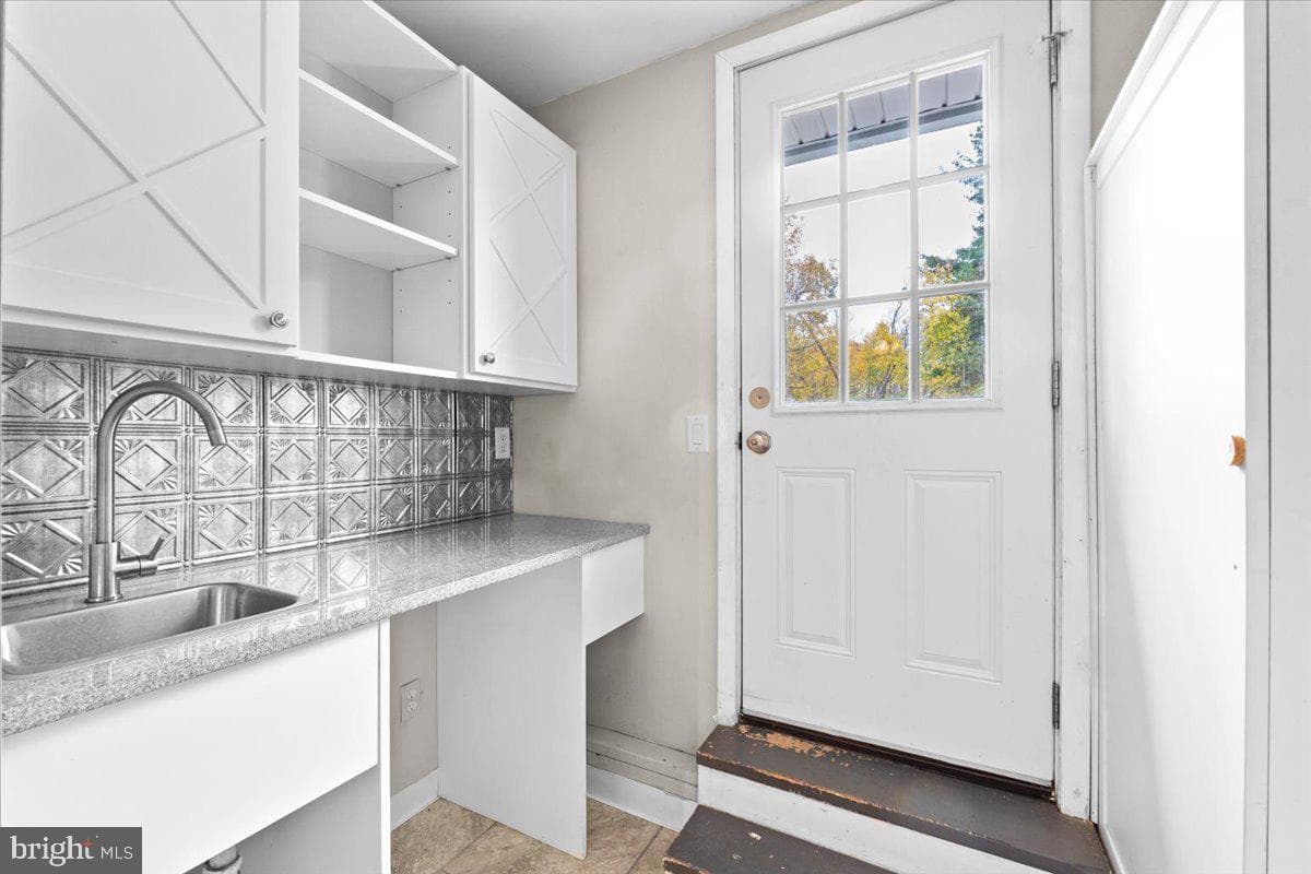 1215 Country Club Road photo 40