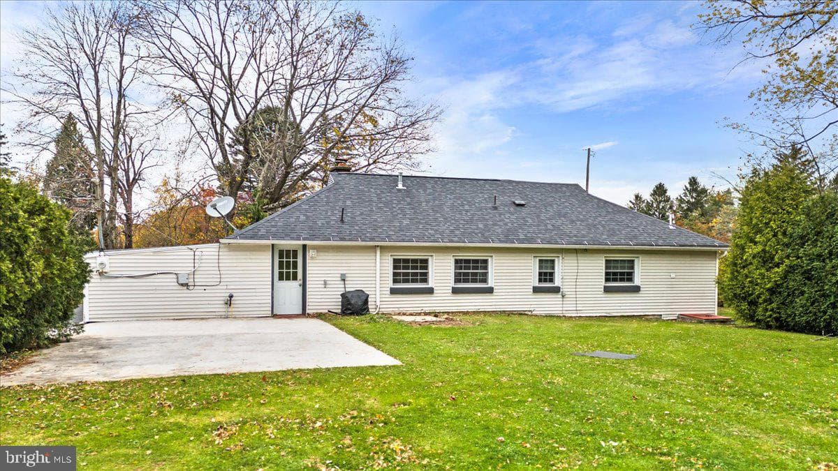 1215 Country Club Road photo 41