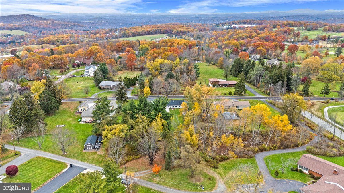 1215 Country Club Road photo 49