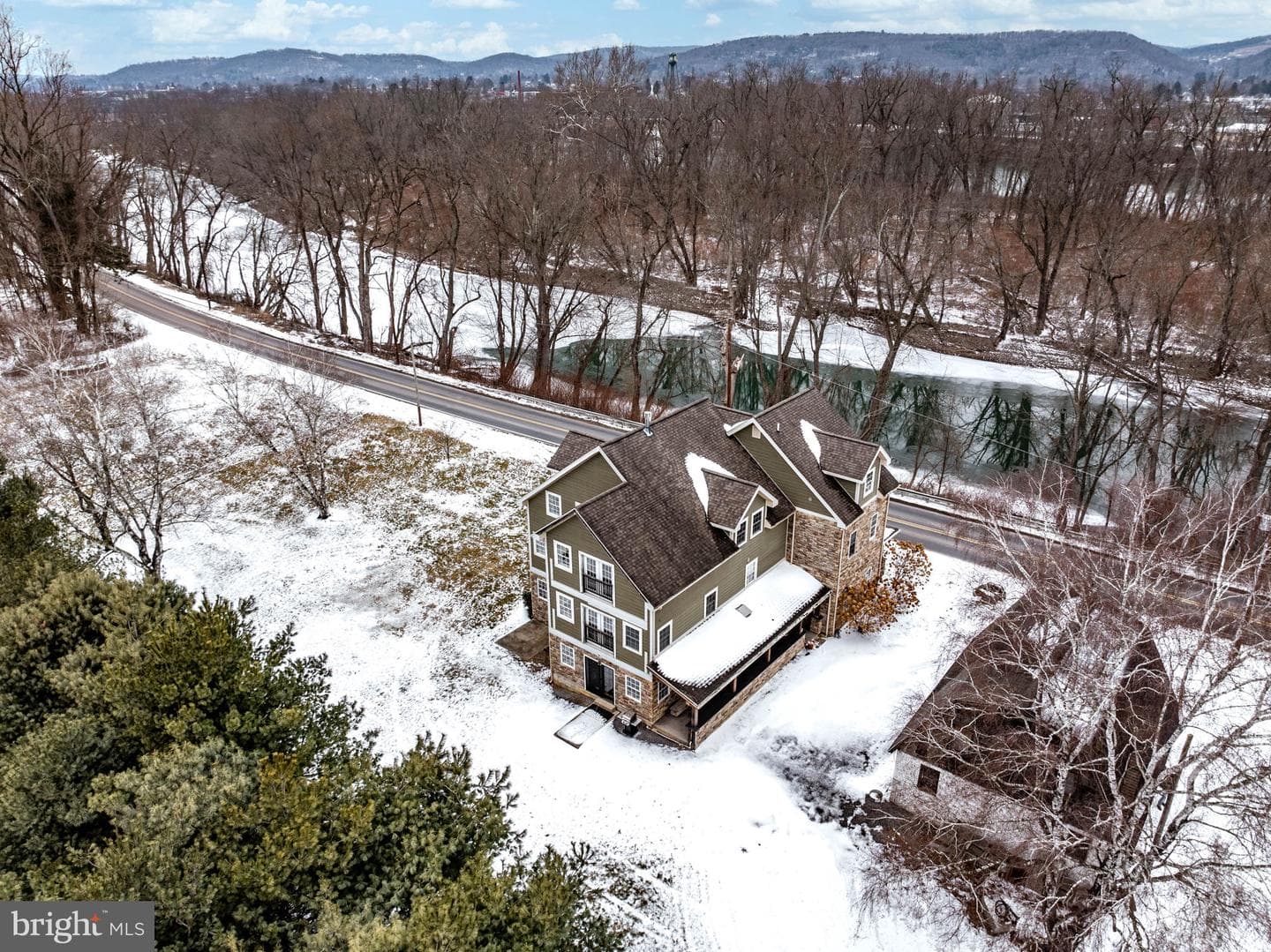 688 Sylvan Dell Rd photo 63