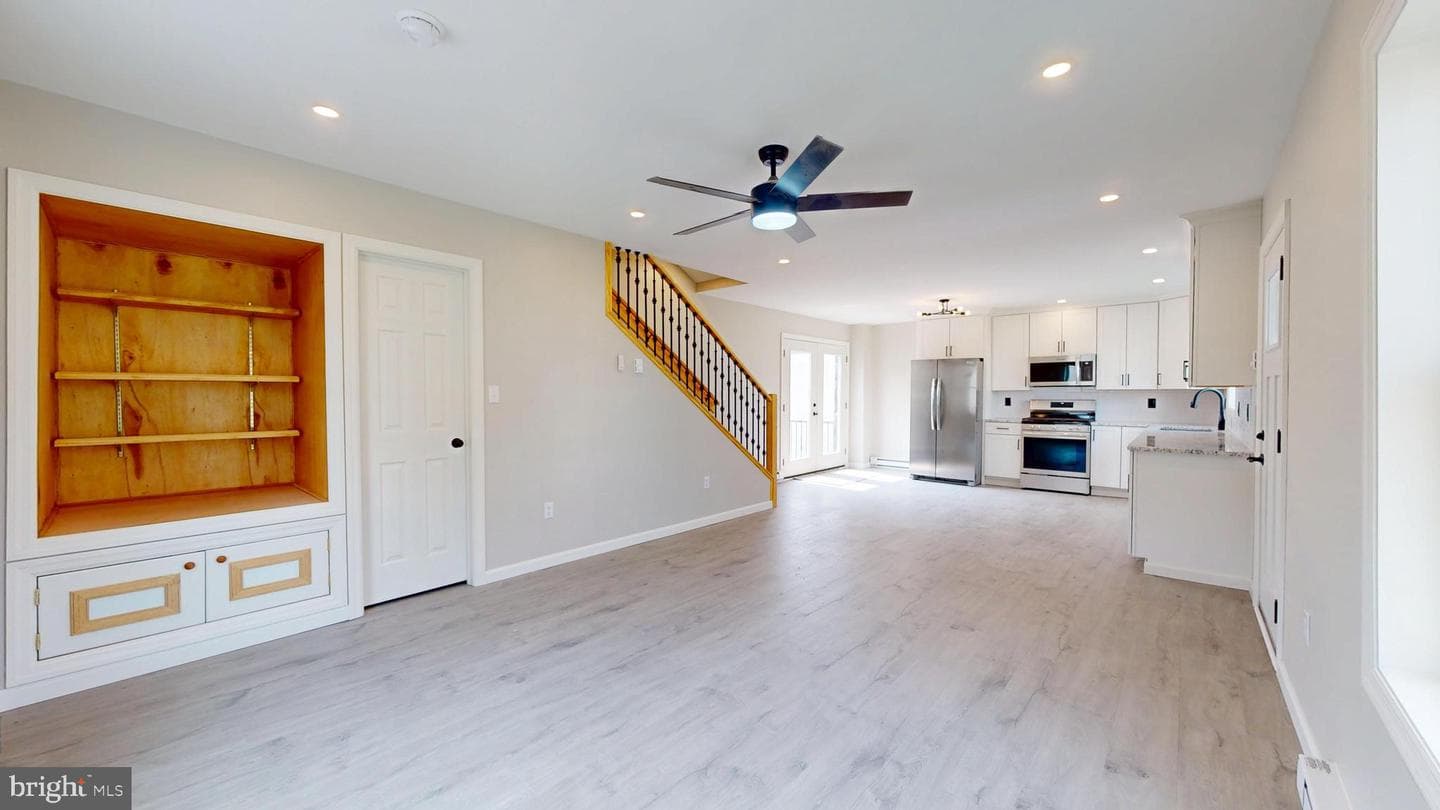 328 Hill Street photo 13
