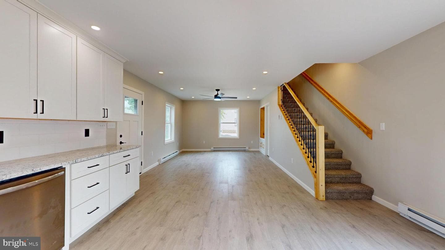 328 Hill Street photo 14