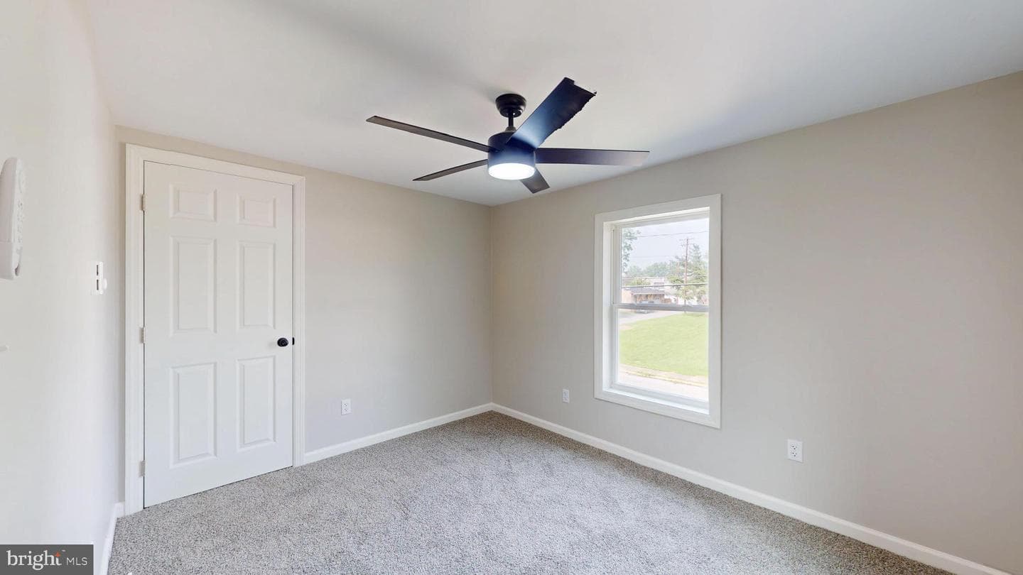 328 Hill Street photo 17